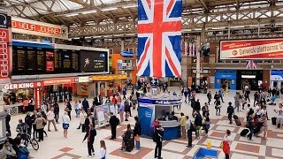 A Walk Through The London Victoria Station London England [upl. by Panter]